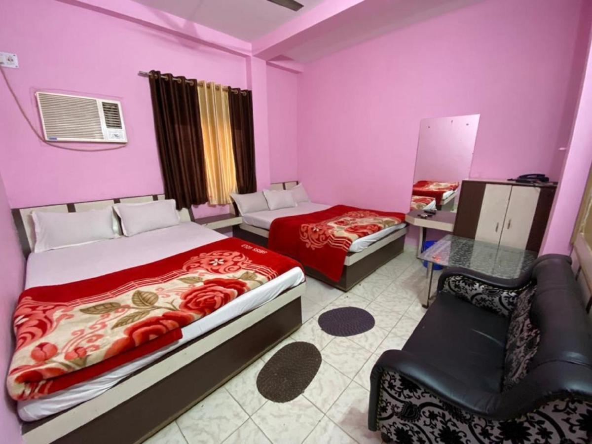Staymaker Hotel Prerana 타라피트 외부 사진